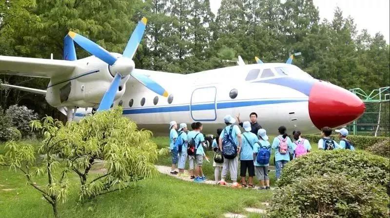 暑期研學(xué)活動主題：一個化身飛行員的機會